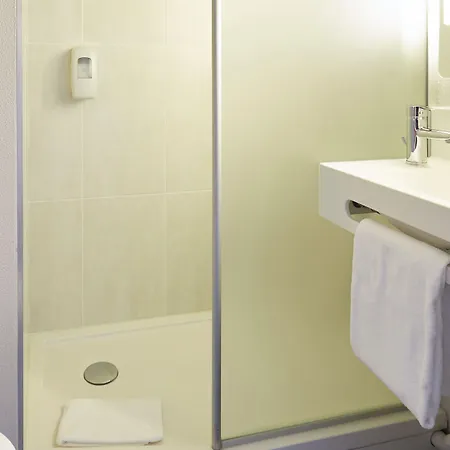 فندق Lille Campus Gare روبيه