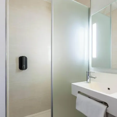 Lille Campus Gare فندق 2*