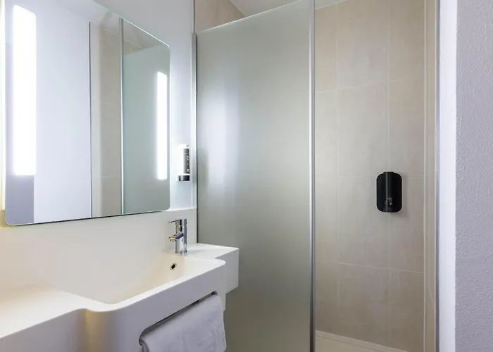 Lille Campus Gare Hotel Roubaix