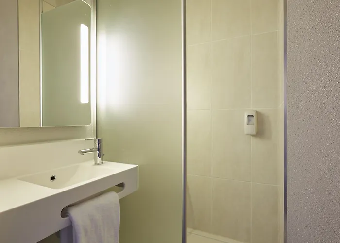 Lille Campus Gare Hotel 2*